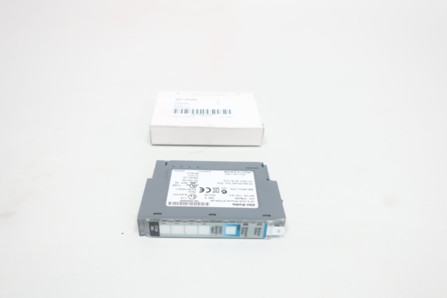 Allen-Bradley 1771-OFE2 Analog Output Module, Industrial Automation, Control Systems - Image 2
