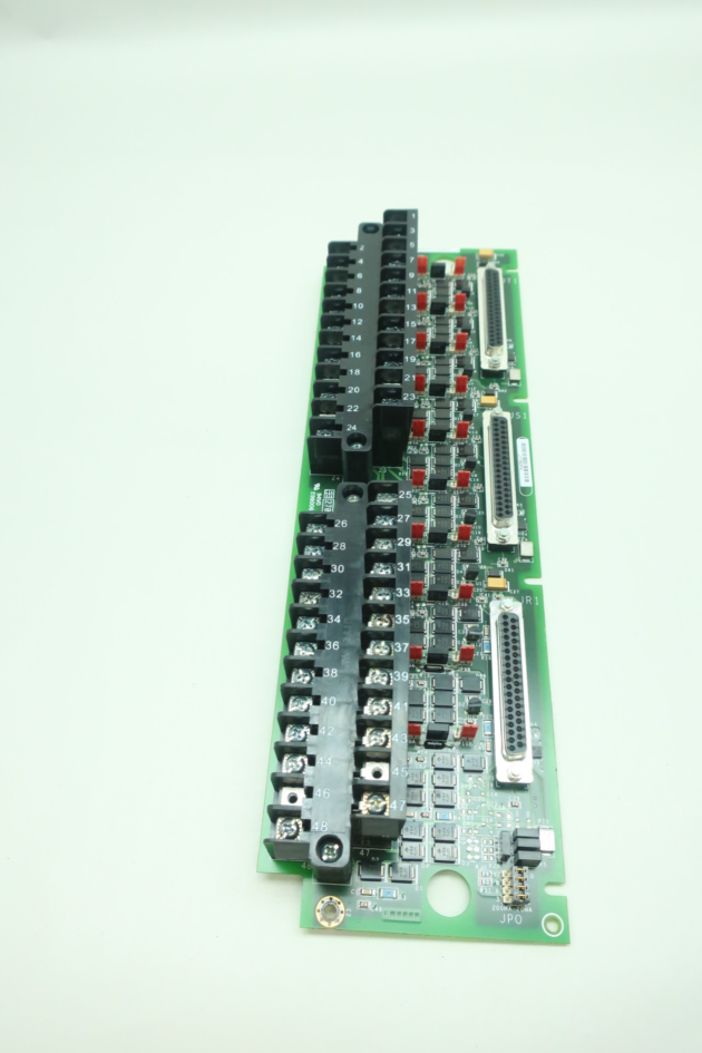 GE Fanuc IC693MDL750 - PAC Systems RX3i: Modular Control Module for Advanced Industrial Applications - Image 2
