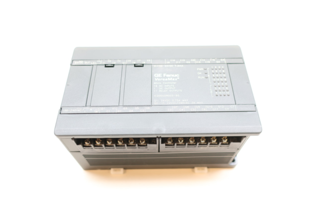 GE IC200PWR101E: VersaMax Power Supply Module - Image 2